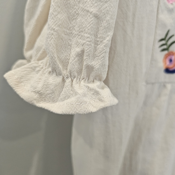 CHERRYBETTY Women's Beige Embroideried Flower Tunic Top V-Neck Large - Picture 4 of 10